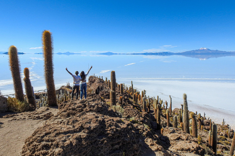 Uyuni: 3-Day Salt Flats Tour to San Pedro de Atacama ENGLISH-SPEAKING GUIDE
