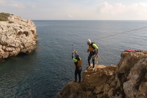 Mallorca: Halbtägiges Coasteering-Erlebnis