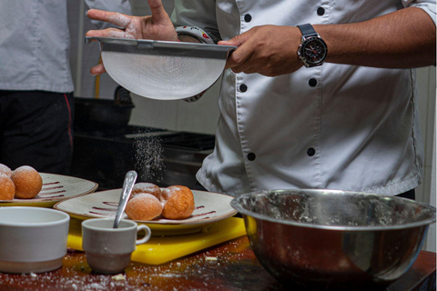 Cartagena: Traditional dessert class in a restaurant in the historic center Cartagena: Typical dessert class at a restaurant in the historic center