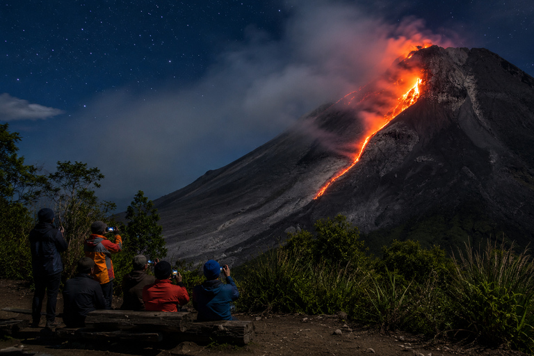 Yogyakarta: Mount Merapi Evening Hike with Guide
