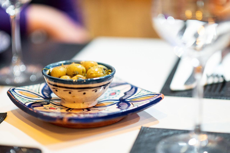 Séville : Tapas traditionnelles à base de plantes et visite du marché