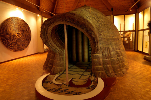 Kigali: Tour cultural por el palacio real, el museo y el memorial.Kigali: Visita cultural al palacio real, el museo y el memorial