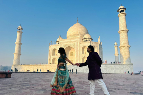 From Delhi: Overnight Agra Tour With Fatehpur Sikari By Car