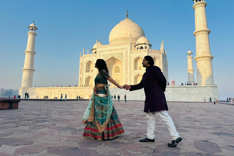 From Delhi: Overnight Agra Tour With Fatehpur Sikari By Car