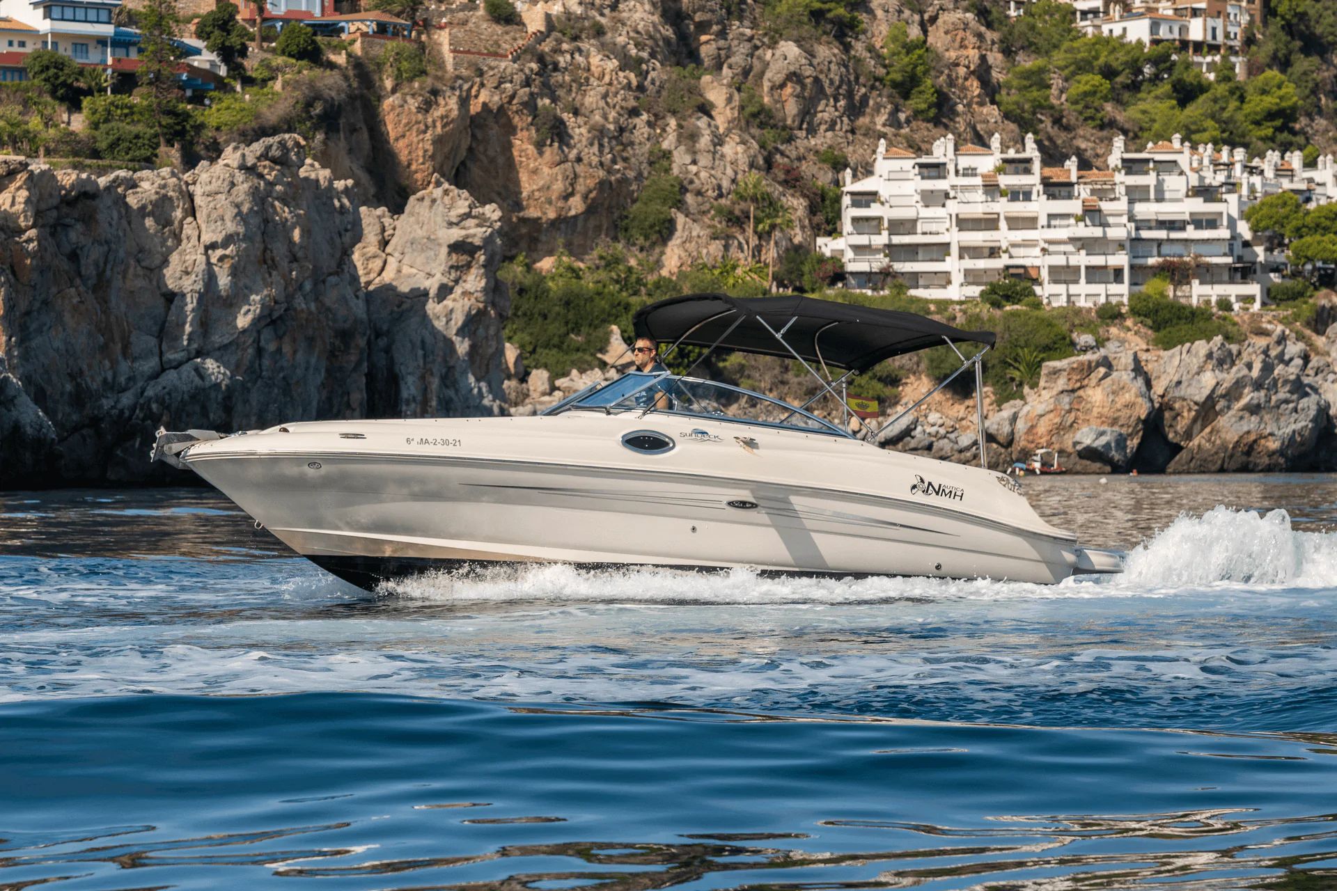 La Herradura: Private Bootstour mit Getränken und Wasserspielzeug