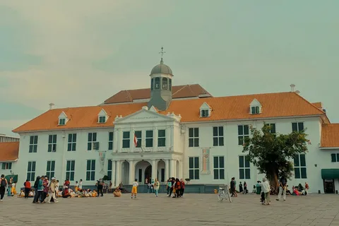 Half-Day Tour Around Jakarta Guide Speak Chinese