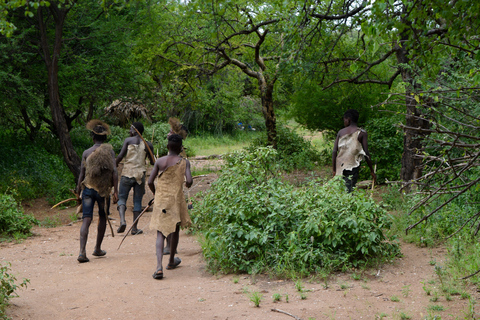 Au départ d'Arusha : circuit du lac Eyasi, des villages Datoga et HadzabeAu départ d'Arusha : visite du lac Eyasi, des villages Datoga et Hadzabe