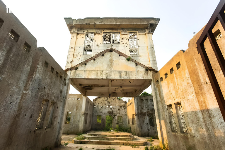 Hue to DMZ Full-Day Tour: Quang Tri Citadel, Vinh Moc Tunnel Group Tour
