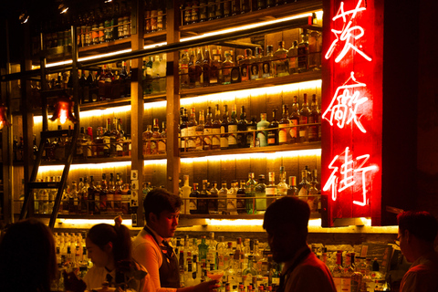 Mix Cocktails & Hidden Bar Scavenger Hunt In Chinatown