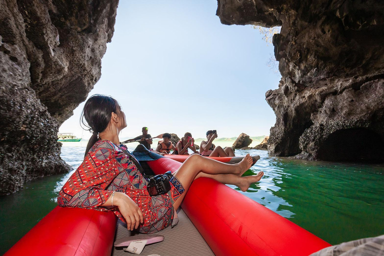 Phuket : Excursion d&#039;une journée en hors-bord dans les îles James Bond et Khai