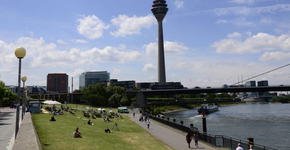 Düsseldorf: Altstadt und Rheinufer - Herz und Lebensader