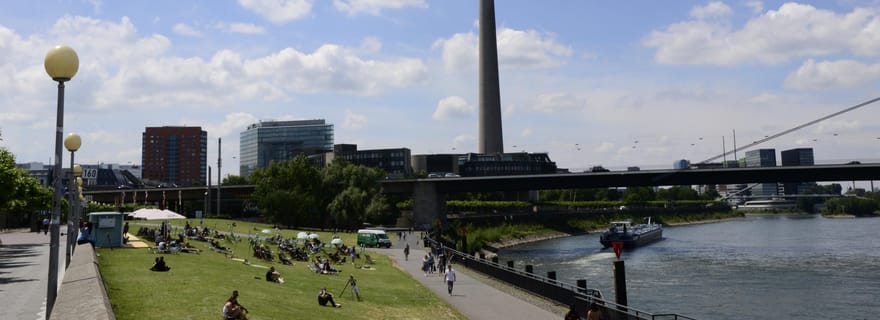Düsseldorf : Vieille ville et rives du Rhin - cœur et ligne de vie