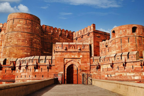From Bangalore: Taj Mahal, Agra Day-Trip with 5* Hotel Stay From Bangalore: 2day Taj Mahal, Agra Day-Trip with 4*Hotel