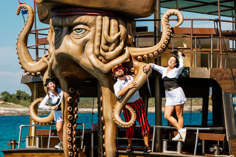 Kamenjak: Pirate Boat Cruise with Blue Cave, Porer & Lunch