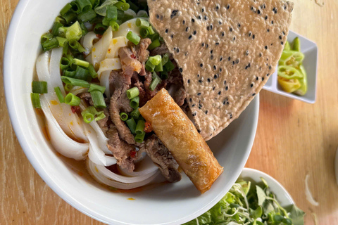 Da Nang: Michelin-Rated Street Food Tour by Scooter