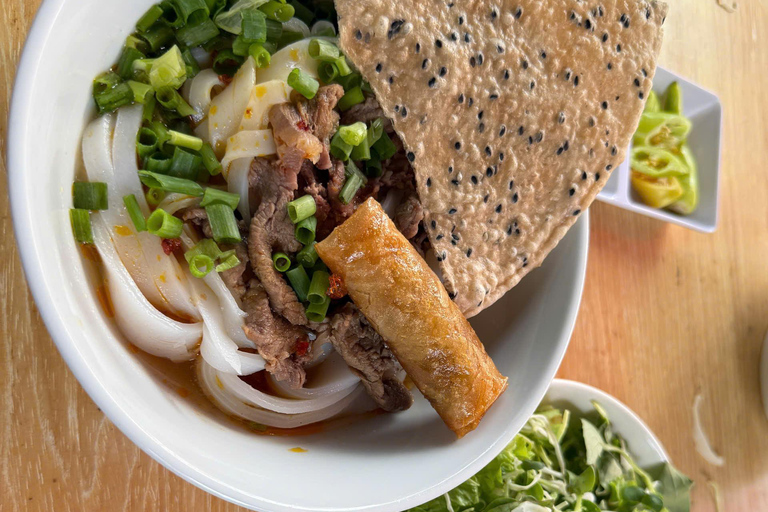 Da Nang: Michelin-Rated Street Food Tour by Scooter