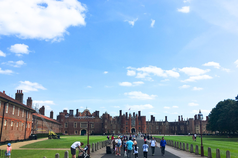 Hampton Court Palace Half-Day Trip from London with Tickets