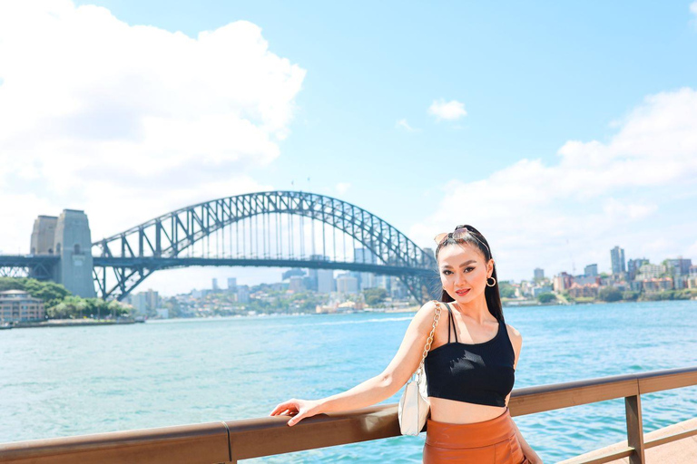Sydney: Private Photoshoot outside the Opera House Premium 30 Minutes | 25 Photos