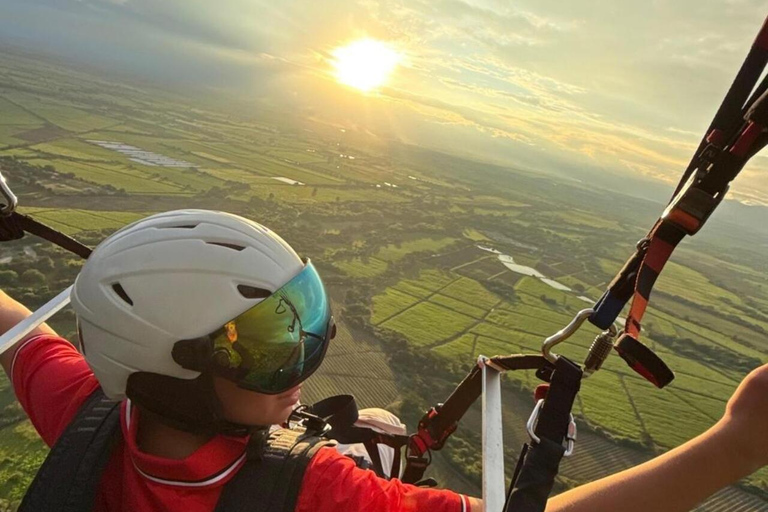 Cali Adventure: Trekking and Paragliding in (Santa Elena)