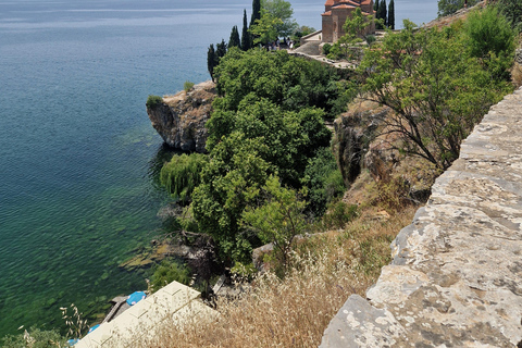 &quot;Privétour door de stad: Ontdek de verborgen juweeltjes van Ohrid&quot;.