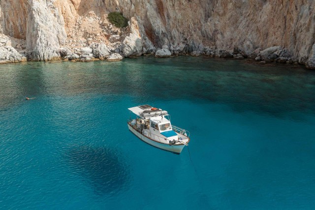 Visit Private Cruise – Day Pollonia Polyaigos in Sifnos