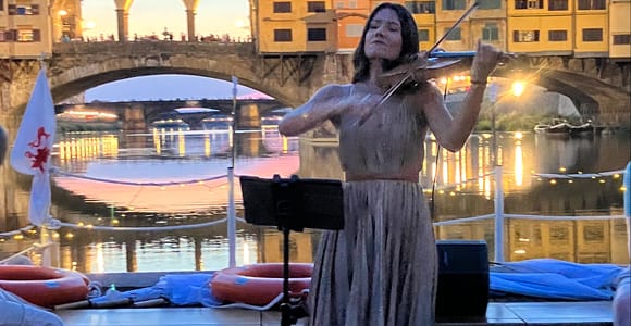 Florenz: Arno-Flusskreuzfahrt mit einem Live-Konzert