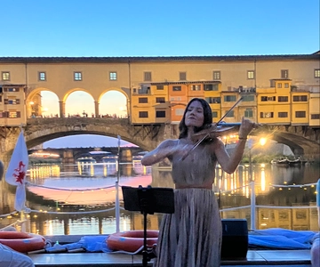 Florence: Arno River Cruise with a Live Concert