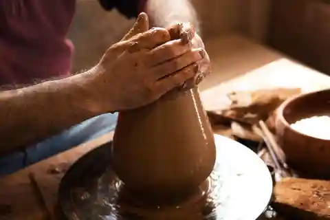 Discover the art of pottery under the guidance of an Armenia