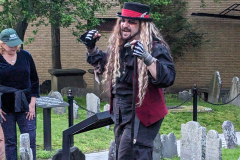 波士顿幽灵与墓碑夜行之旅