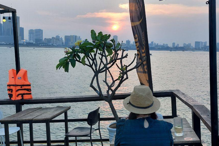 Phnom Penh: Crociera al tramonto - Tre pacchetti da scegliere!Pacchetto Ambra - Birra e bevande analcoliche a flusso libero