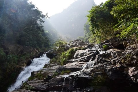 Descente en rappel dans une cascade à Kitulgala