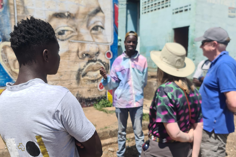 Nairobi: Kibera Streetart Tour met lokale kunstenaars