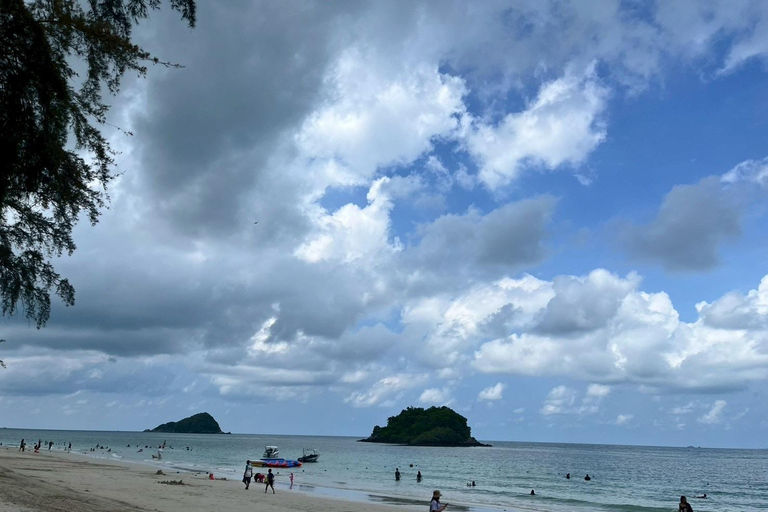 Pattaya: Evening City Tour & Alcazar Cabaret Show Pattaya: Evening City Tour & Alcazar Cabaret Show