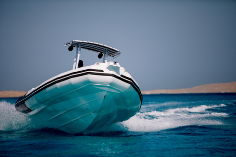 Hurghada: Crociera in motoscafo nella baia di Orange dell&#039;isola di Giftun e pranzoSpeedboat di gruppo a Orange Bay con snorkeling