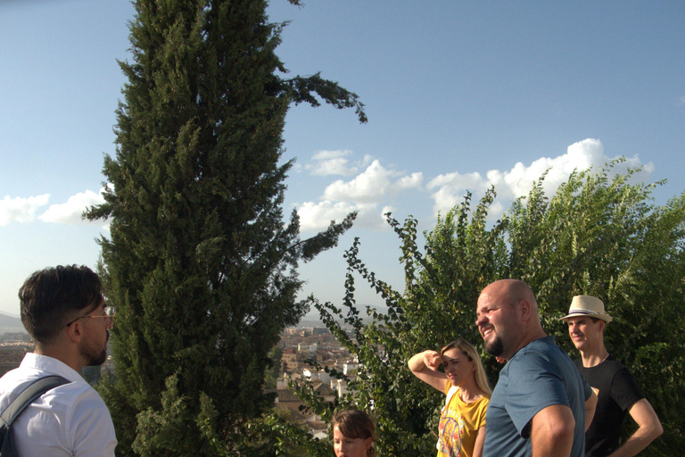 格拉纳达：好莱坞与萨克罗蒙特之旅