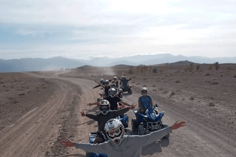 Dîner et balade en quad dans le désert d'Agafay, balade à dos de chameau