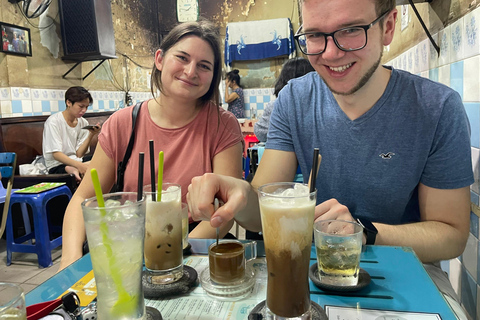 Da Nang: Michelin-Rated Street Food Tour by Scooter