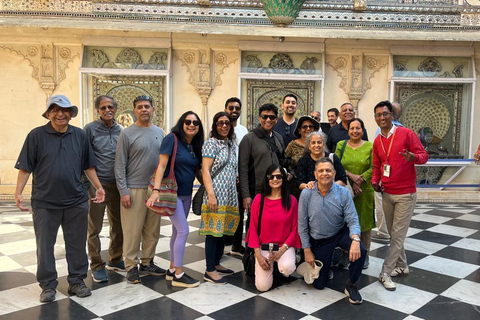 Udaipur: Shopping Tour of Bazaars and Artisan Workshops