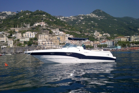 Excursion en bateau privé d'une journée : Positano et la côte amalfitaineExcursion d'une journée à Positano et sur la côte amalfitaine en hors-bord de luxe