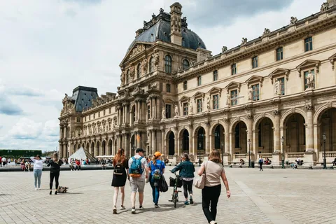Paris: Emily in Paris Show Locations Guided Walking Tour