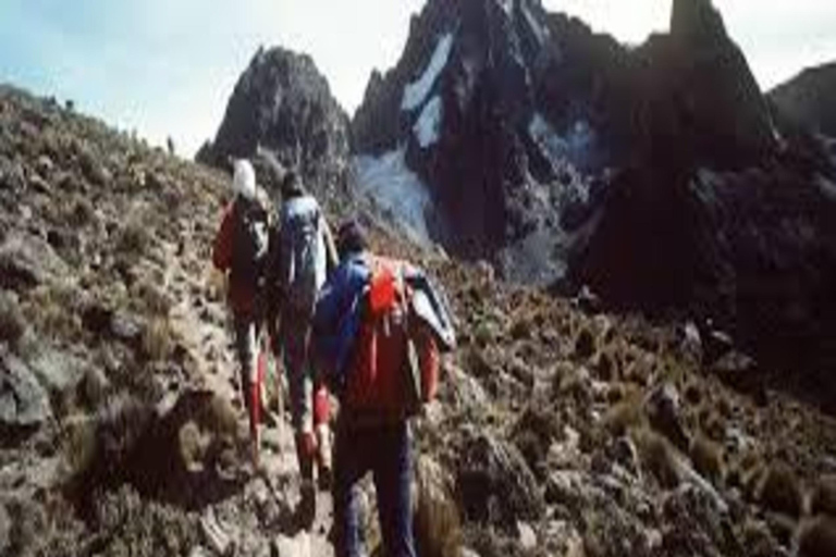 Nairobi: 6-Day Mount Kenya Climb via Chogoria Route