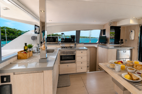 Cartagena: Private Luxury Catamaran Charter by Duration Barú Island Premium Escape • 6H