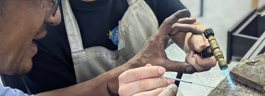 Bogotá : Atelier de création de votre propre bague en émeraude