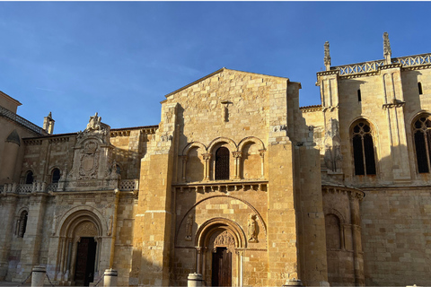 León: Private Guided Tour with Your Mobile Phone León: The Codex Calixtinus and San Isidoro with Physical Kit and Live Guide