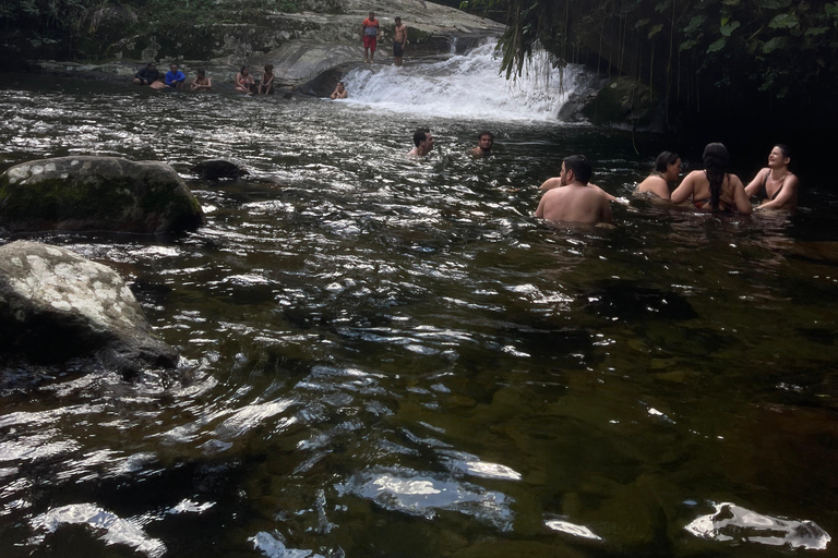 Paraty: destylarnia Engenho D'Ouro z degustacją i wodospadami