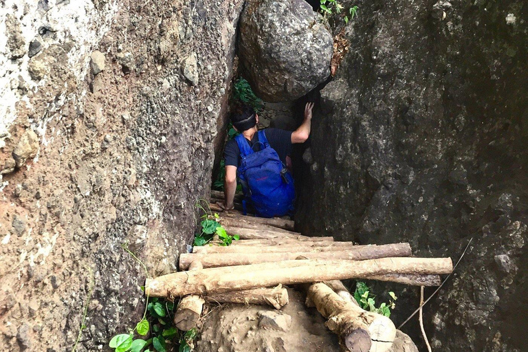 Yogyakarta: Nglanggeran Ancient Volcano Climbing Tour
