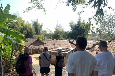 Chiang Rai:Guided Highlights Full-Day Tour-FREE LUNCH BUFFET Experience the Wonders of Chiang Rai with Free Thai Buffet