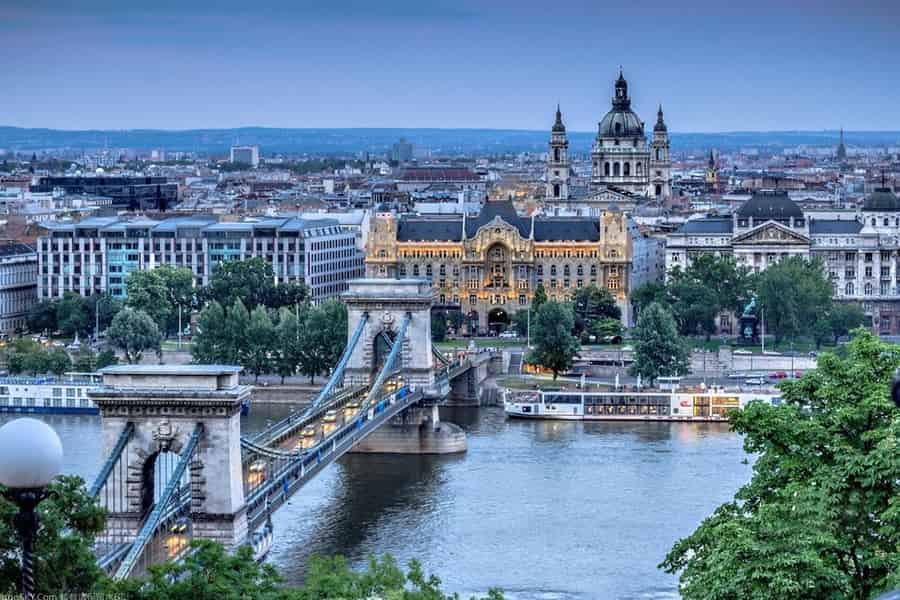 Von Wien: Tagesausflug nach Bratislava und Budapest. Foto: GetYourGuide