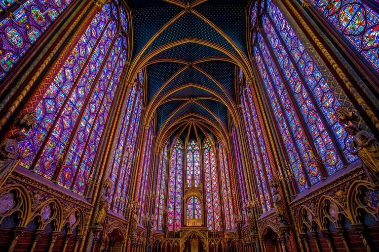 Notre-Dame Outdoor Tour with Pastry & Sainte-Chapelle Entry