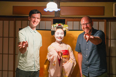 Abendessen mit Maiko in einem traditionellen Restaurant in Kyoto